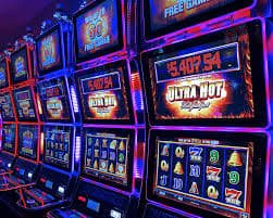 jjj123 Live Casino ဂိမ်းများ မြန်မာကစားသမား MMK ငွေပမာဏ စစ်ဆေးနေသော မြင်ကွင်း
